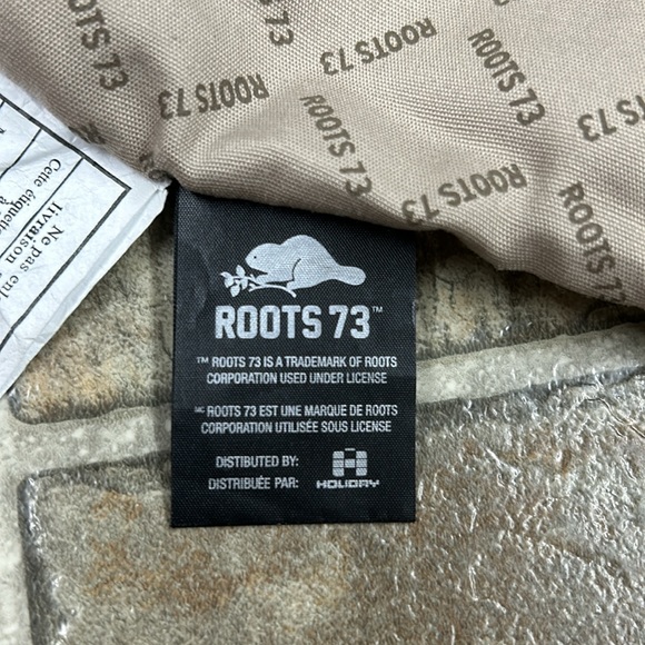 Roots 73 Pebbled Vegan Leather Purse Crossbody Bag - Picture 4 of 10